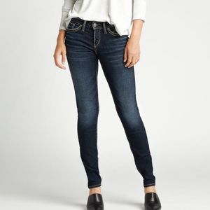 Silver Suki Mid Skinny 27/31 Dark Wash Indigo